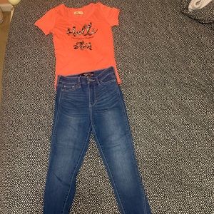 Hollister jeans and tee shirt